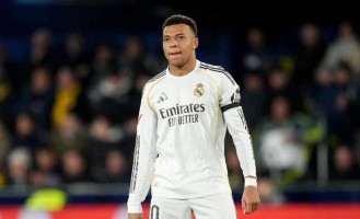 2-0！姆巴佩双响助皇马强势登顶，20场轰21球超越巴萨称霸西甲