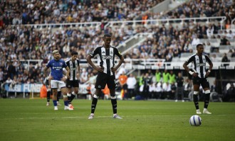 纽卡王牌伊萨克转会传闻：豪帅无奈，红军虎视眈眈