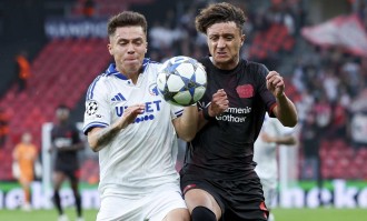 欧冠：2-2，滕哈赫前东家险阴沟翻船，2次落后+补时乌龙球绝平