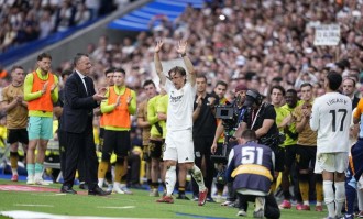 卢卡斯·巴斯克斯告别皇马！十年白衣传奇即将落幕，未来去向成谜